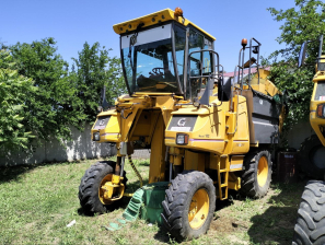 Самоходный виноградоуборочный  комбайн Gregoire G152 2010