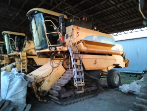 Зерноуборочный комбайн New holland TS 56 2005\9800