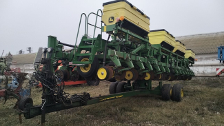 Сеялка точного высева John Deere 1745 