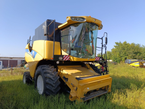 Зерноуборочный комбайн New Holland CX 6090