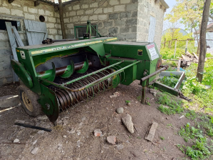 Тюковый пресс-подборщик John Deere 332 1994