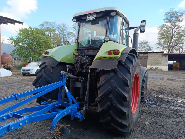 Трактор Claas Axion 850  фото 2